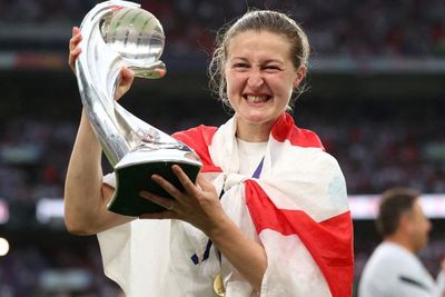 Ngeri! Eks Pemain Timnas Wanita Inggris Ini Sempat Cedera Paru-paru Akibat Jarum Akupuntur