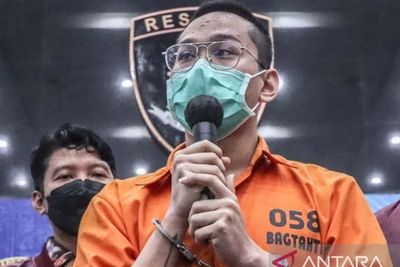 Indra Kenz Minta Maaf Pakai Outfit Tahanan, Gak Nyangka Konten Sombong Bikin Orang Rugi