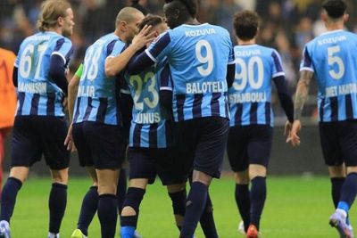 Usai Hampir Adu Jotos sama Pelatih, Balotelli Putuskan Hengkang dari Klub Liga Turki Ini