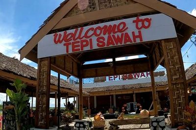 Mirip di Bali, Resto di Sulsel Ini Punya View Hamparan Sawah, Cocok Buat Ngilangin Stres!