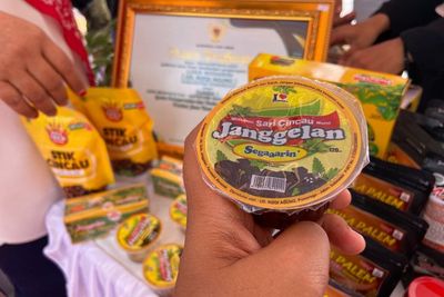 Geger Bisnis Cincau Hitam, Modal Rp100 Ribu Untungnya Rp1 Miliar, Begini Caranya!
