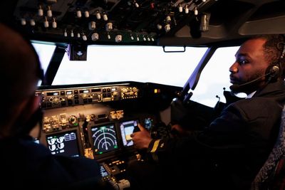 Pilot Ancam Hentikan Penerbangan Pesawat Gegara Ada Penumpang yang Kirim Foto Vulgar
