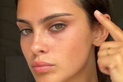 3 Tutorial Makeup Tren Siren Eyes yang Bikin Mata Kamu Jadi Lebih Tajam