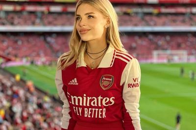 Cantiknya Wags Baru Arsenal Istri Zinchenko, Duduk Manis di Tribun Dukung Tim Suami