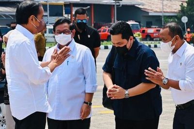 Jokowi Kenalkan Erick Thohir di Papua, Disambut Hangat Penuh Sorak Sorai