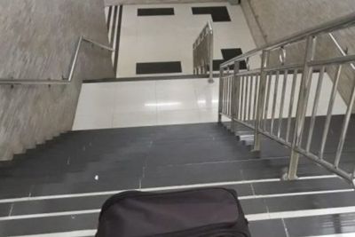 Curhat Ibu Kewalahan Gendong Balita 14 Kg Naik Tangga karena Lift di Stasiun Kereta Mati