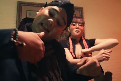 Habib Jindan Jadi Rapper di Single Denise Chaerista Istilah Kata , Swag Gak Yah?