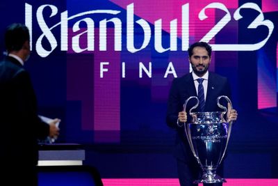 Kantor Federasi Sepak Bola Turki Ditembaki, Eks Pemain Madrid Ini Tiarap Selamatkan Diri