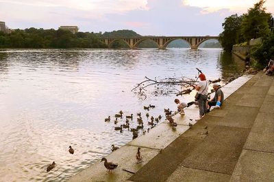 Georgetown Waterfront Park Tempat Sunset Indah di Amerika, Spot Healing Warlok dan Turis