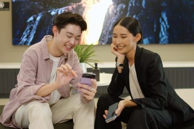 Gen Z Intip Review Galaxy Z Fold4 5G dan Z Flip4 5G ala Nicoline Patricia-Gabriel Prince