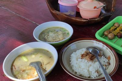 Soto Betawi Paling Murah! Harganya Cuma Rp5 Ribu Seporsi, Pemiliknya Gak Rugi?