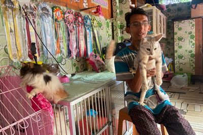 Gara-gara Kucing, Pria di Ponorogo Dapat Istri dan Uang, Kisah Percintaannya Lucu Banget!