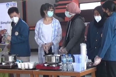 Unair Bikin Pelatihan Jamu di Gunung Bromo, Bikin Mahasiswi Yaman Terpukau Rek!