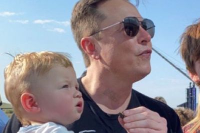 Anak Elon Musk yang Berusia 2 Tahun Ngomel-ngomel Gara-gara Roket Gak Capai Orbit