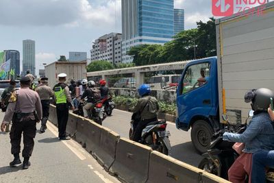 Suasana Lalu Lintas Terkini di Sekitar Gedung DPR
