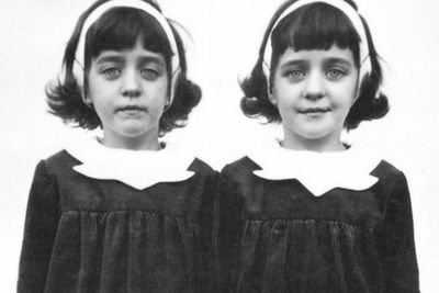 Misteri Reinkarnasi Gadis Kembar yang Tewas dalam Kecelakaan: Kisah Nyata Pollock Twins