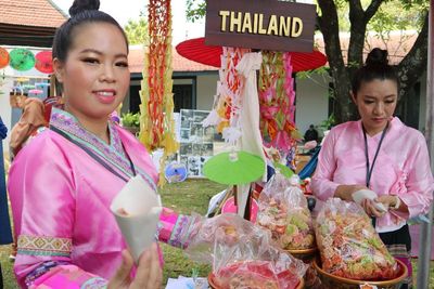 Orang Thailand Ternyata Punya Rengginang , Pas Dipamerin di Solo Rasanya Kok Begini!