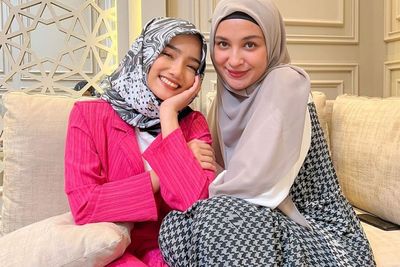 Fuji Tutup Aurat Pamer Foto Berhijab Diajari Shireen Sungkar: Ini Terlalu Wow