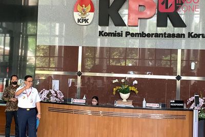 Senyum Anies Ikut Hadir saat Penuhi Panggilan KPK Terkait Formula E