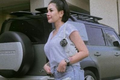 Nikita Mirzani Unggah Foto Blur Mirip Artis Hollywood: Aura Artisnya Beda