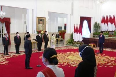 Jokowi Resmi Lantik Abdullah Azwar Anas Sebagai MenpanRB, Gantikan Almarhum Tjahjo Kumolo