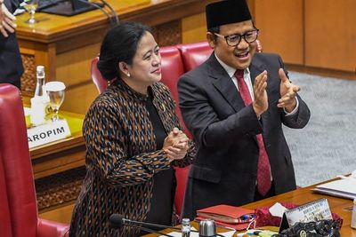 Momen Kejutan Ultah Puan saat Buruh Lagi Demo Tolak BBM: Mari Kita Nyanyikan Bersama