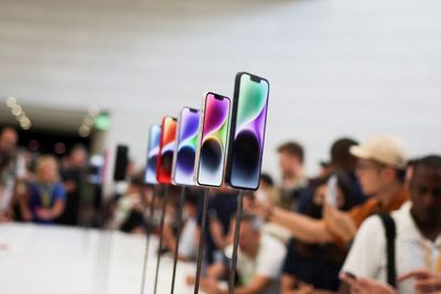 Kok iPhone 14 dan iPhone 14 Plus Pakai Chipset Jadul? Padahal Smartphone Generasi Baru lho