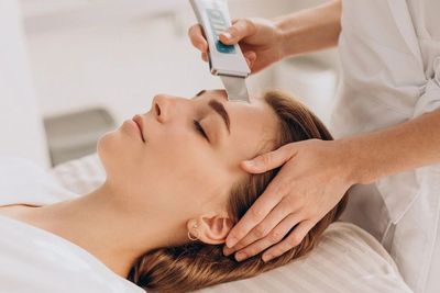 Pakai Beauty Device Buat Perawatan Perlu Gak Sih? Ini Jawabannya