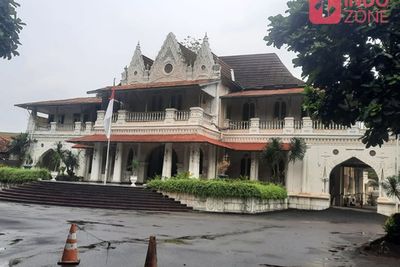 Rumah Fella di Mencuri Raden Saleh Memakai Kediaman Asli Sang Pelukis, Bagian RS Cikini