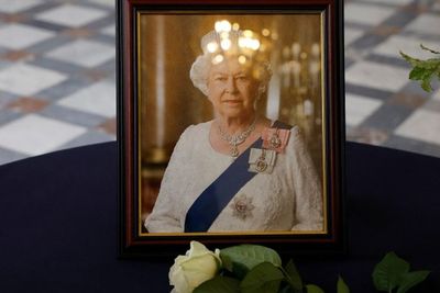 Sempat Dikira Fans Arsenal, Ini Klub Liga Inggris Favorit Ratu Elizabeth II