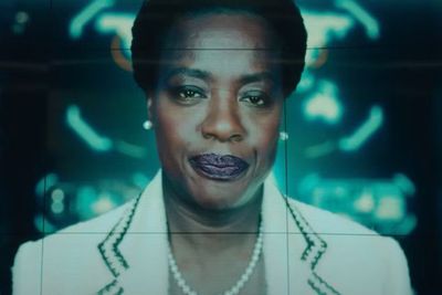 Amanda Waller Muncul di Black Adam, Ada Hubungannya dengan Suicide Squad?