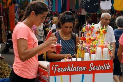 Es Serut di Negara Ini Terbuat dari Salju Asli Pegunungan, Gimana Rasanya?
