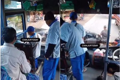 Emosi di Jalan, Bapak-Bapak Ini Marahi Sopir dan Pecahkan Kaca Bus, Publik Ikut Geram