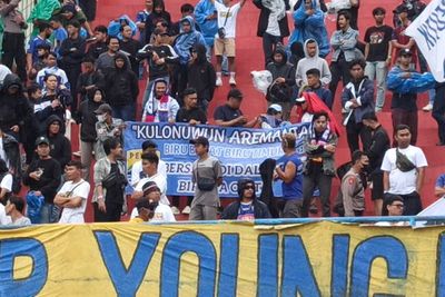 Momen Aremania Akur Ketemu Viking dan Bobotoh Ukir Sejarah: Kebaikan Balas Kebaikan!