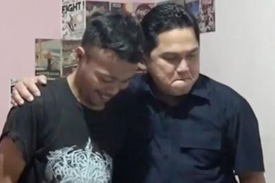 Erick Thohir Kunjungi Kos Ade, Pegawai Disabilitas BUMN Bahas Musik Metal Bersama