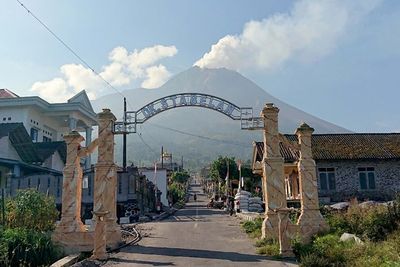Ini Dusun Paling Berbahaya di Pulau Jawa, Jaraknya Cuma Sejengkal dari Puncak Merapi