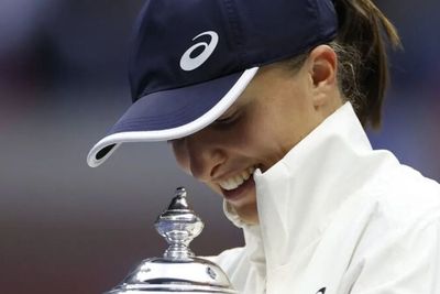 Romantis, Begini Cara 2 Pemenang US Open 2022 Menatap Trofi Juara