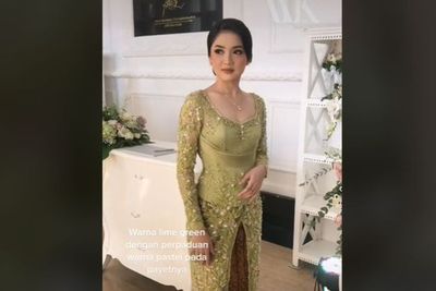 Inspirasi Kebaya Jawa Vibes Bridgerton Lagi Viral Nih: Cakep Euy 