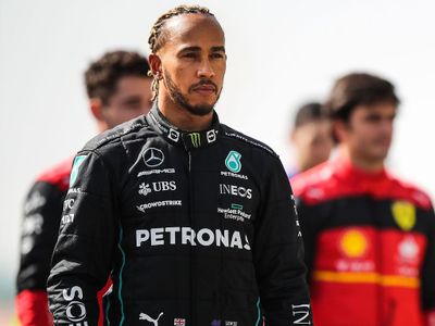 Lewis Hamilton Akui Sulit Bendung Dominasi Max Verstappen di F1 2022, Nyerah Bos?