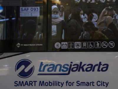 Bus TransJakarta Hajar Rumah dan Kios di Jakarta Timur, 6 Orang Luka-luka
