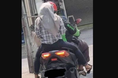 Viral Ojol Bawa Penumpang Cewek Duduknya Tak Biasa: Ngangkang Maximal!