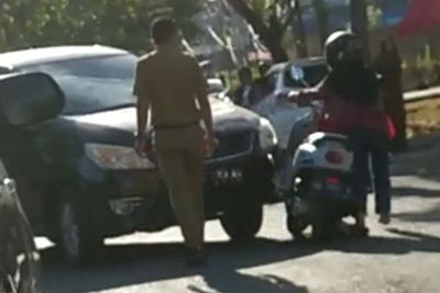Viral! Oknum ASN di Sinjai Tega Tendang Pemotor Wanita Hingga Nyungsep, Korban Jadi Begini