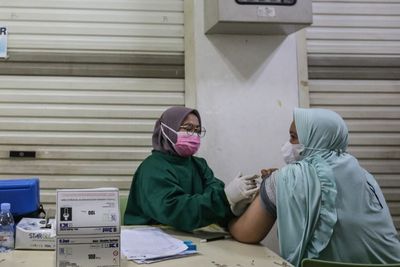 Kian Menurun, COVID-19 Indonesia Hari Ini Tambah 2.651 Kasus, Sembuh 3.915 Orang