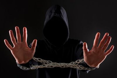 Hacker Bjorka Diduga Tertangkap Timsus di Madiun, Apakah Benar Dia Orangnya?