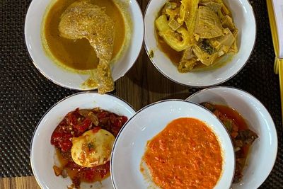 Ada Rahasia dari Nasi Padang Mak Ciak, Pantesan Nex Carlos dan Sandiaga Uno Tergila-gila