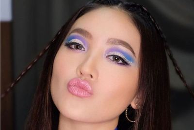 Dua Inspirasi Eyeshadow Colorful ala Natasha Wilona Mirip Barbie, Cocok Buat ke Pesta!