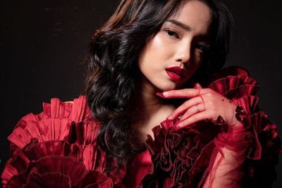 5 Gaya Kece Fuji Photoshoot bak Model Internasional, Badai Banget!