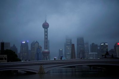Angin Topan Muifa Menyerang Shanghai, Seluruh Penerbangan Ditunda