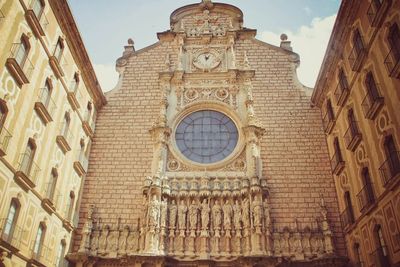 Wisata ke Montserrat, Pegunungan Bergerigi Tempat Disimpannya Black Madonna