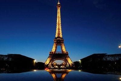 Lampu di Menara Eiffel Akan Dimatikan Lebih Awal untuk Menghemat Energi